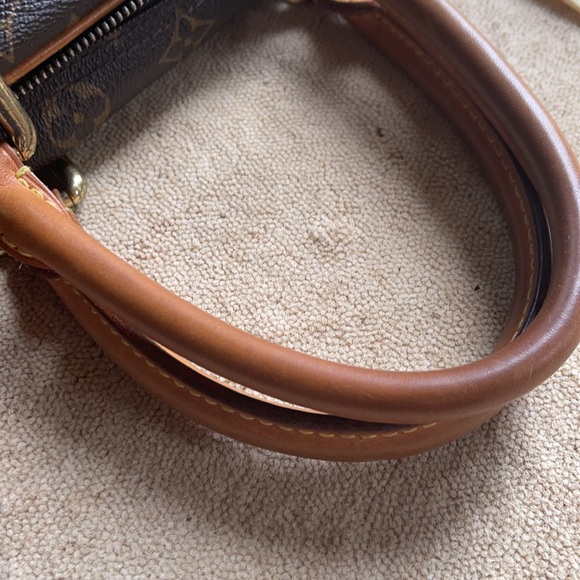 Louis Vuitton Manhattan PM bag - Picture 10 of 16